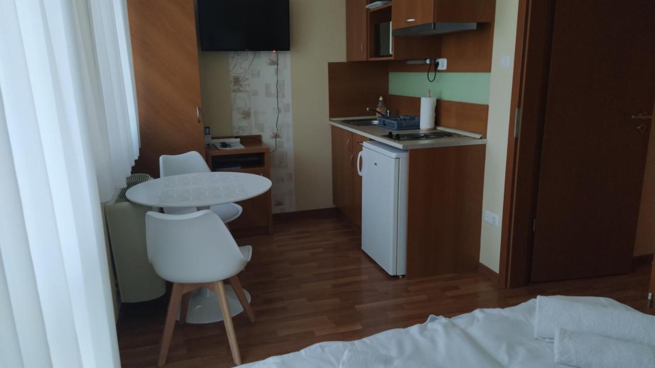 Gabi & Gabi Apartments Гайдусобосло Екстер'єр фото