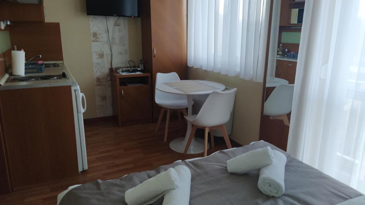 Gabi & Gabi Apartments Гайдусобосло Екстер'єр фото